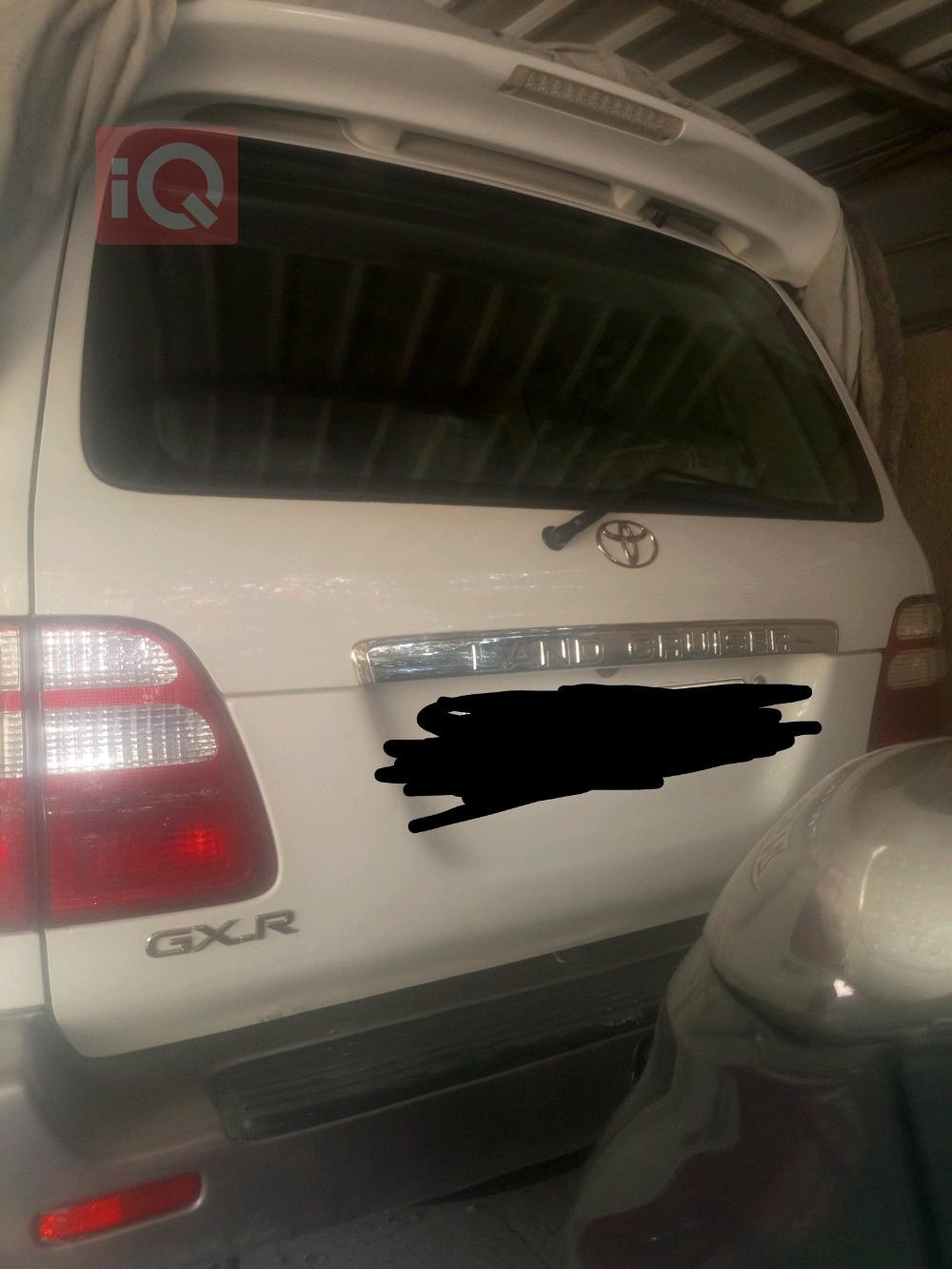 تۆیۆتا لاند کروزەر